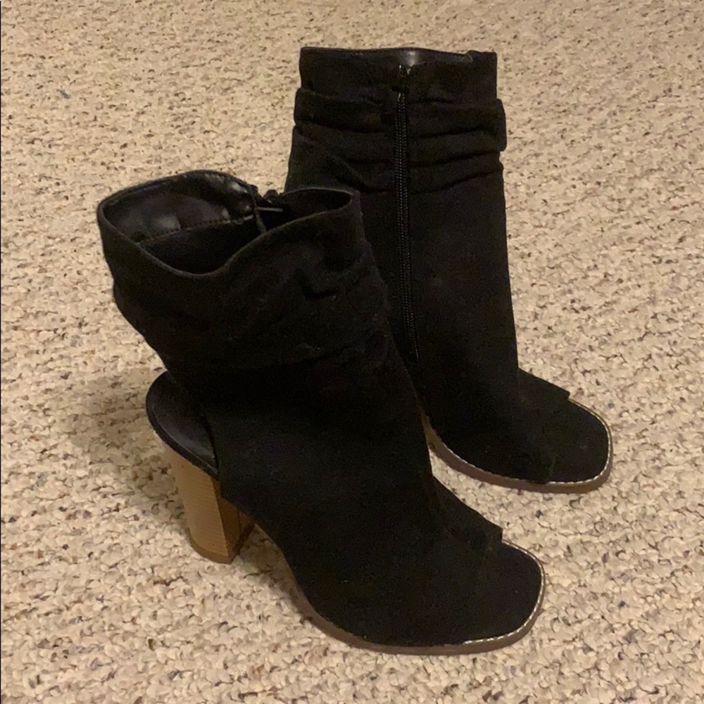 Venus heels